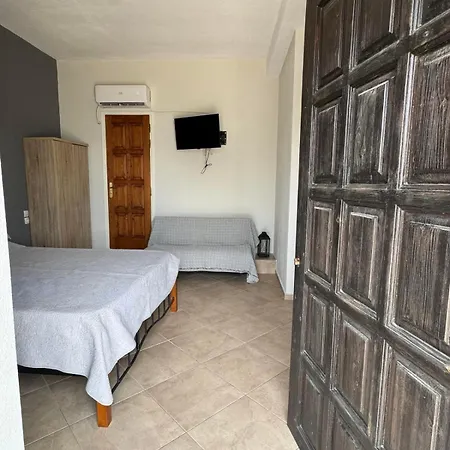 Atesi House-chorto *