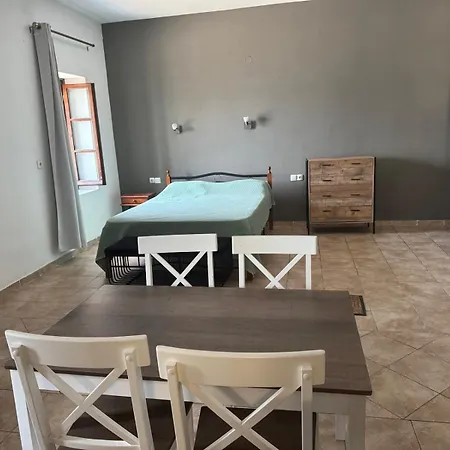 Atesi House-chorto * خورتو