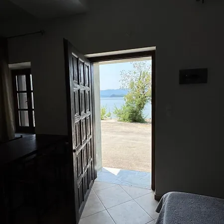 Atesi House-chorto * خورتو