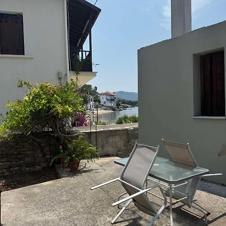 Atesi House-chorto خورتو