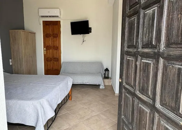 Atesi House-chorto *